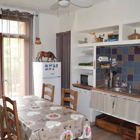 3 Etoiles Chez Nath Et Tony Lägenhet Taurinya